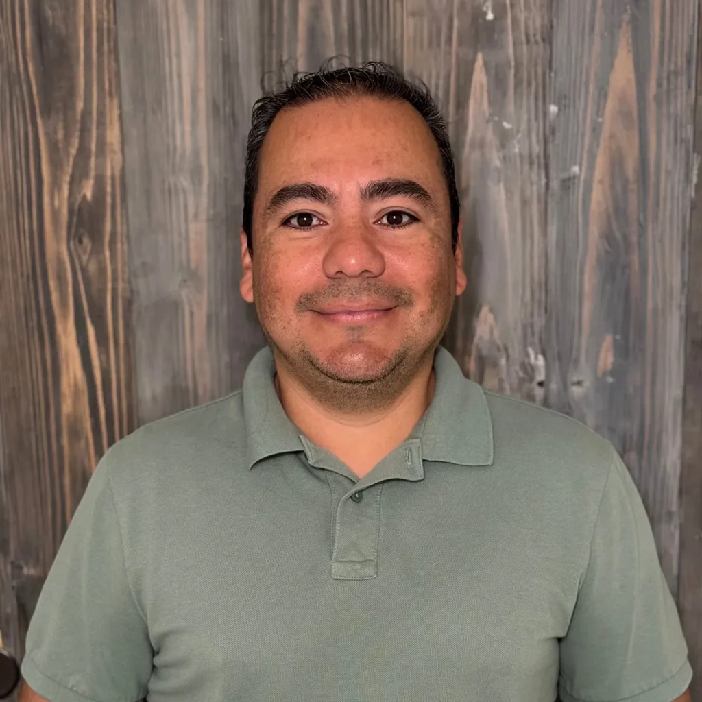 Photo of Jeweler Carlos